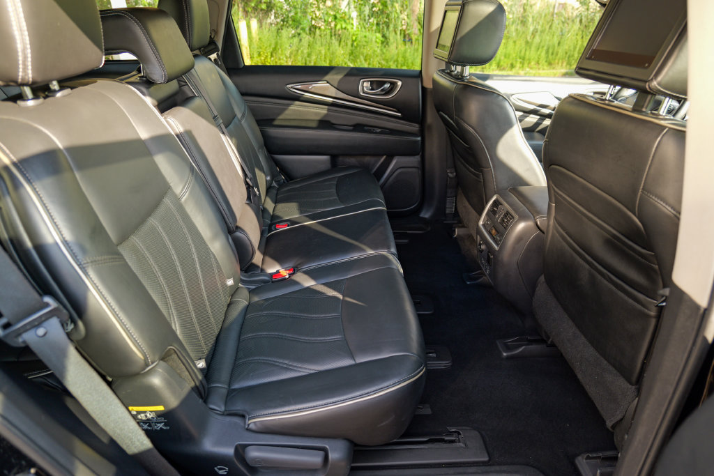 Used 2017 INFINITI QX60 Luxe w/ Premium Plus Package AWD/4WD image 32
