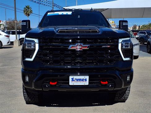 Used 2025 Chevrolet Silverado 2500 ZR2 image 2