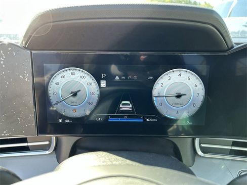 New 2025 Hyundai Elantra Limited image 31