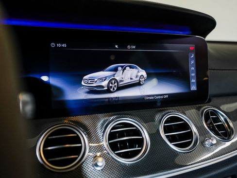 Used 2018 Mercedes-Benz E 43 AMG 4MATIC Sedan image 18