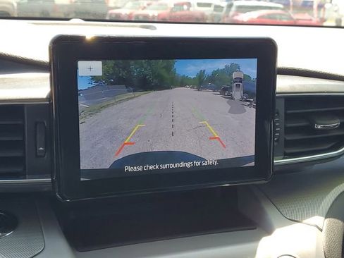 Used 2023 Ford Explorer XLT w/ Equipment Group 202A AWD/4WD image 24