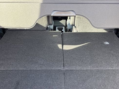 Used 2025 Lexus GX 550 image 8