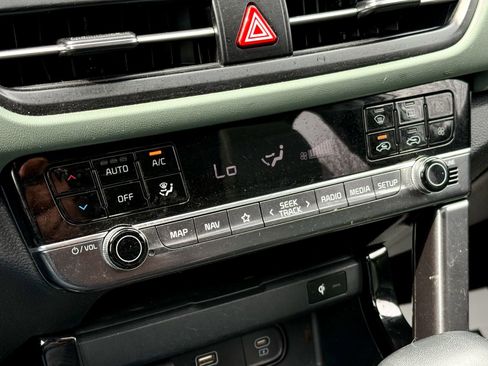 Used 2024 Kia Seltos SX w/ SX Sunroof Package image 24