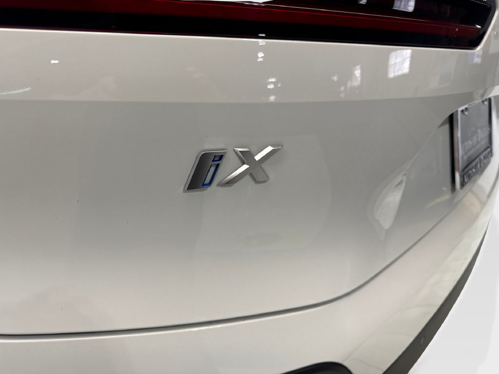 Used 2024 BMW iX xDrive50 w/ Convenience Package AWD/4WD image 25