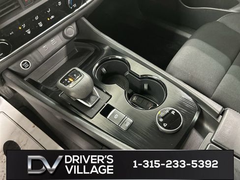 Used 2023 Nissan Rogue S AWD/4WD image 17