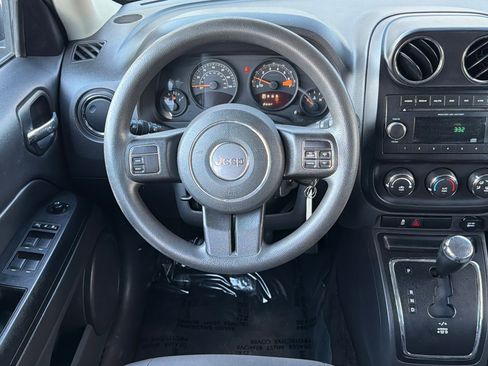 Used 2014 Jeep Patriot Sport image 12