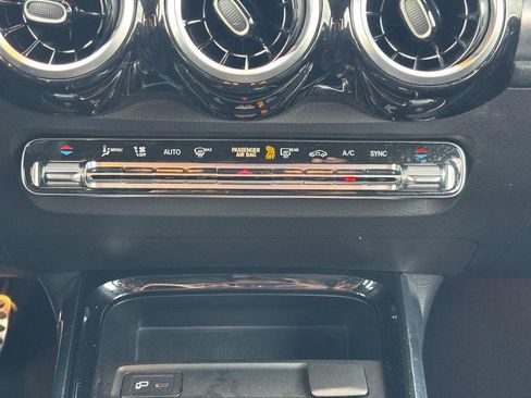 Used 2020 Mercedes-Benz GLB 250 4MATIC image 14