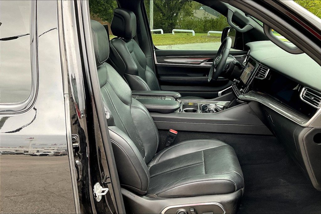 Used 2022 Jeep Wagoneer Series II w/ Convenience Group I RWD image 16