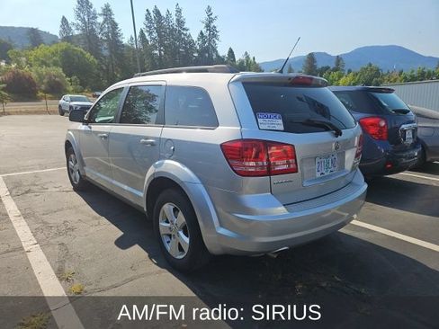 Used 2010 Dodge Journey SXT w/ Flexible Seating Group FWD image 4