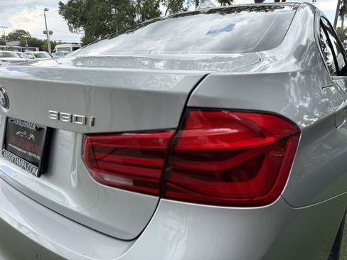 Used 2018 BMW 330i Sedan RWD image 12