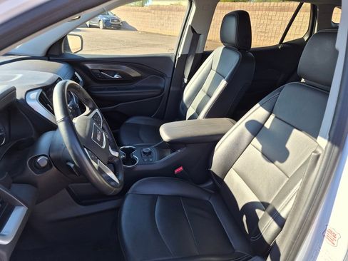 Used 2024 GMC Terrain SLT image 19