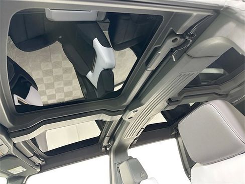 New 2024 GMC Hummer EV 2X w/ Extreme Off-Road Package image 6