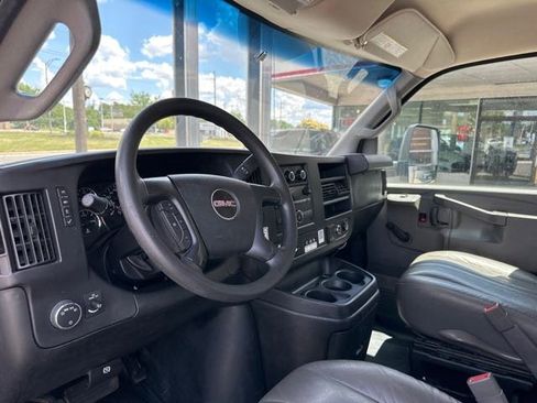 Used 2016 GMC Savana 3500 Extended image 10