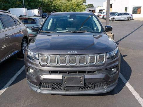Used 2022 Jeep Compass Latitude AWD/4WD image 2