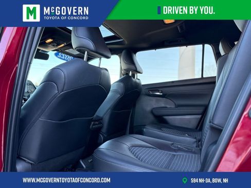 Used 2022 Toyota Highlander XSE image 19