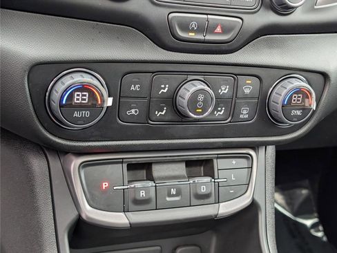 Used 2022 GMC Terrain AT4 w/ Infotainment Package II image 28