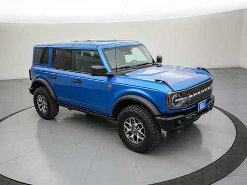 Certified 2025 Ford Bronco Badlands AWD/4WD image 3