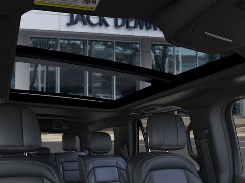 New 2026 Lincoln Navigator Reserve AWD/4WD image 22