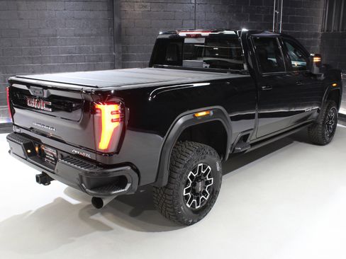 Used 2024 GMC Sierra 2500 AT4X image 20