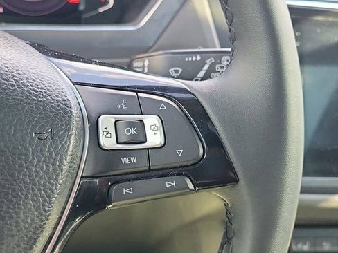 Used 2020 Volkswagen Tiguan SE image 22