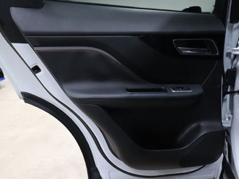 Used 2019 Jaguar F-PACE Prestige image 14