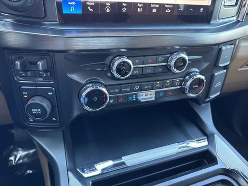 New 2025 Ford F250 Lariat w/ Lariat Ultimate Package image 17