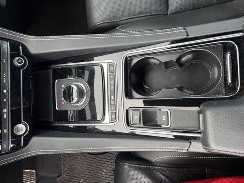 Used 2019 Jaguar F-PACE R-Sport AWD/4WD image 15