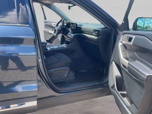 Used 2024 Ford Explorer XLT AWD/4WD image 14