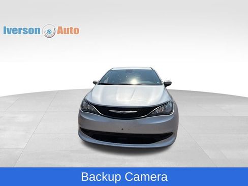 Used 2023 Chrysler Voyager LX FWD image 5