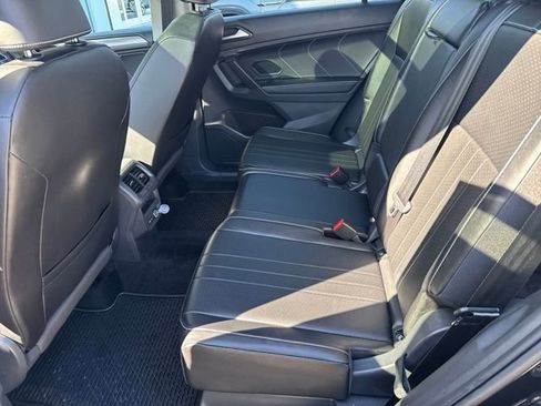 Certified 2024 Volkswagen Tiguan SE w/ Panoramic Sunroof Package image 29