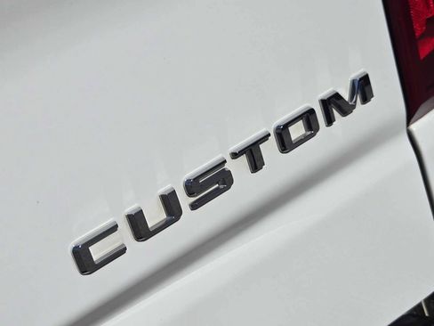 Used 2021 Chevrolet Silverado 1500 Custom Trail Boss AWD/4WD image 12