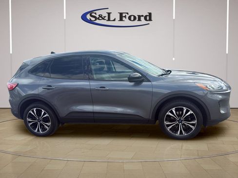 Certified 2022 Ford Escape SE w/ SE Sport Appearance Package AWD/4WD image 10