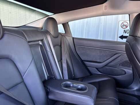 Used 2018 Tesla Model 3 Long Range image 50