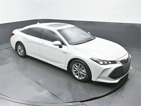 Used 2021 Toyota Avalon XLE image 31