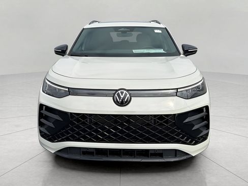 New 2026 Volkswagen Tiguan SE R-Line AWD/4WD image 2