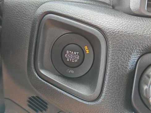 New 2025 Jeep Gladiator Sport image 29