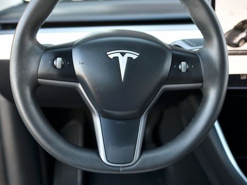 Used 2021 Tesla Model Y Long Range image 20