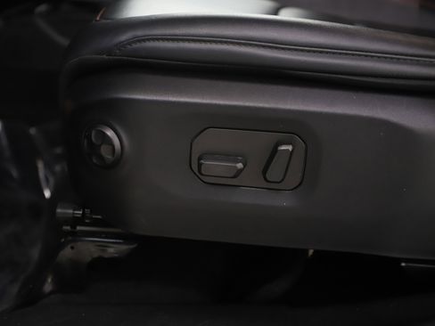 Used 2025 Jeep Wrangler Unlimited Rubicon image 27