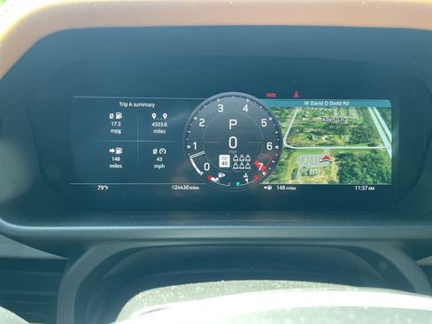 Used 2023 Land Rover Defender 130 X-Dynamic SE image 10