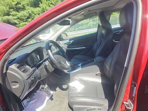 Used 2014 Volvo S60 T5 w/ Climate Package FWD image 5