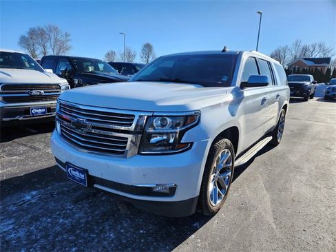 Used 2020 Chevrolet Suburban Premier image 3