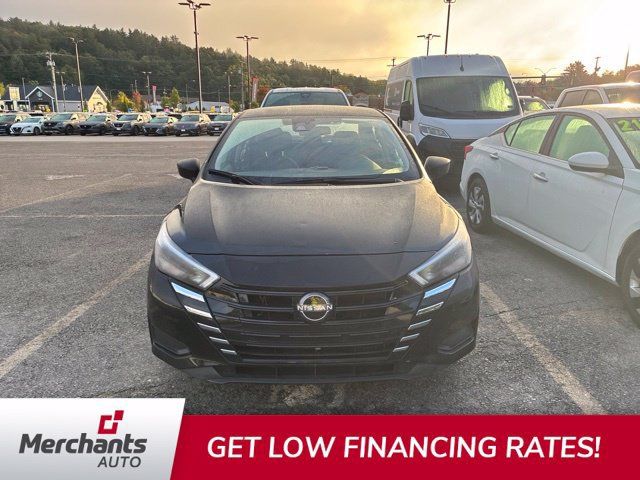 Used 2025 Nissan Versa SV FWD image 2