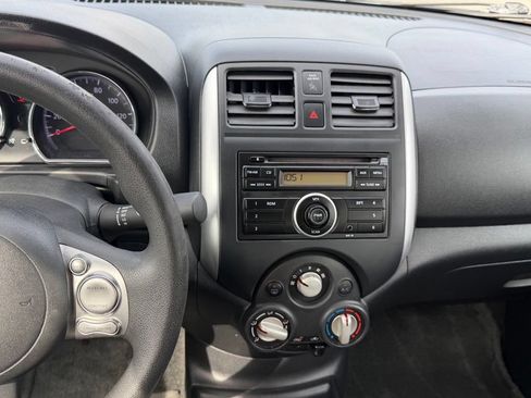 Used 2014 Nissan Versa SV FWD image 21