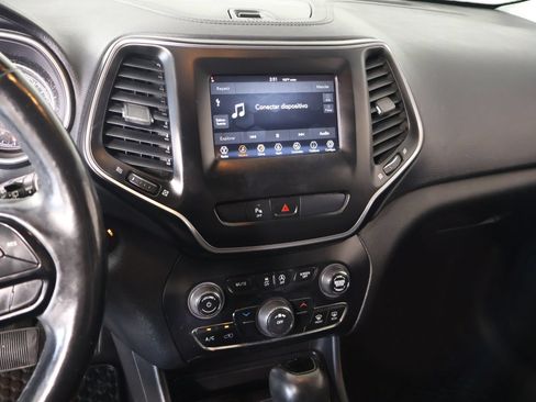 Used 2020 Jeep Cherokee Latitude Plus AWD/4WD image 5