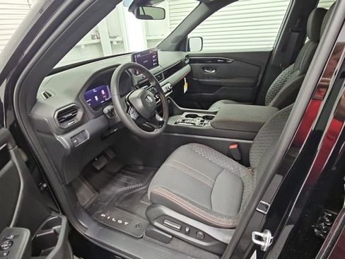 New 2026 Honda Pilot Sport image 8
