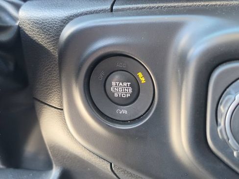 Used 2022 Jeep Wrangler Unlimited Sport AWD/4WD image 32