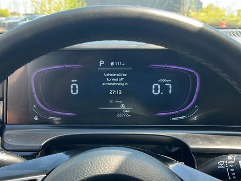 Used 2025 Kia Seltos S AWD/4WD image 16