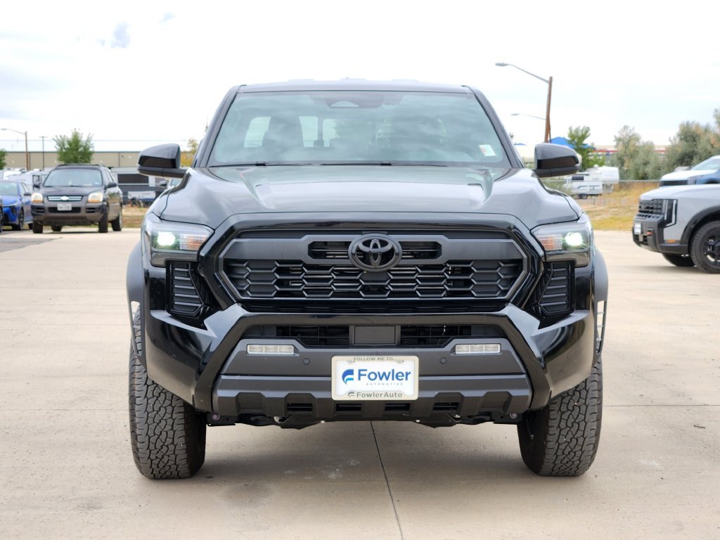 Used 2026 Toyota Tacoma TRD Off-Road w/ TRD Off Road Upgrade Package AWD/4WD image 2