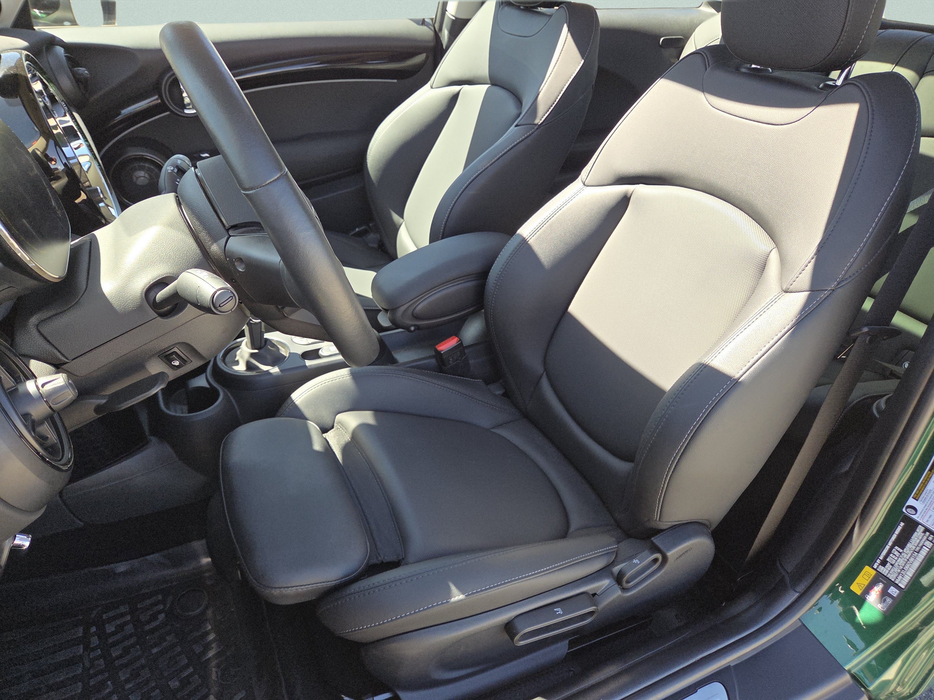 Used 2024 MINI Cooper SE FWD image 6