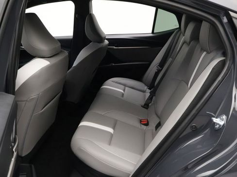 Used 2025 Toyota Camry SE FWD image 19